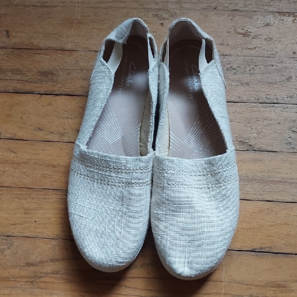 Womens Clarks Cloudsteppers Breeze Flats Slip-on Beige Silver Woven Size 10